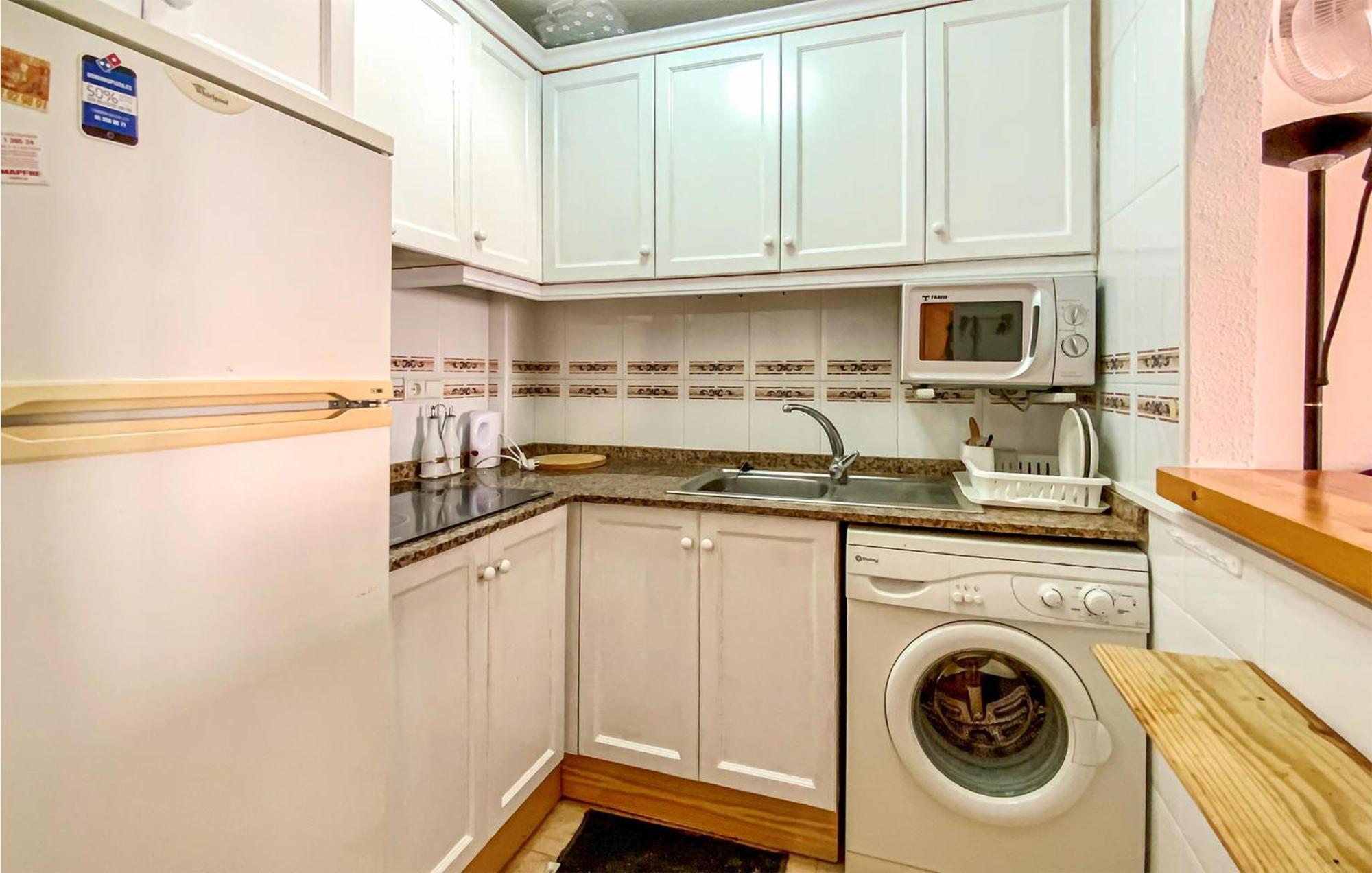 1 Bedroom Pet Friendly Apartment In Torrevieja Kültér fotó
